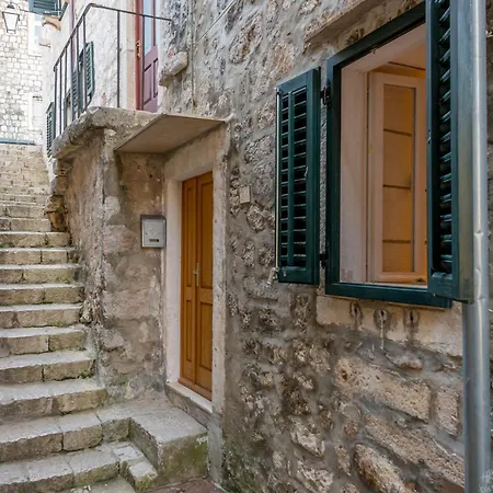 Domino Oldtown Ντουμπρόβνικ